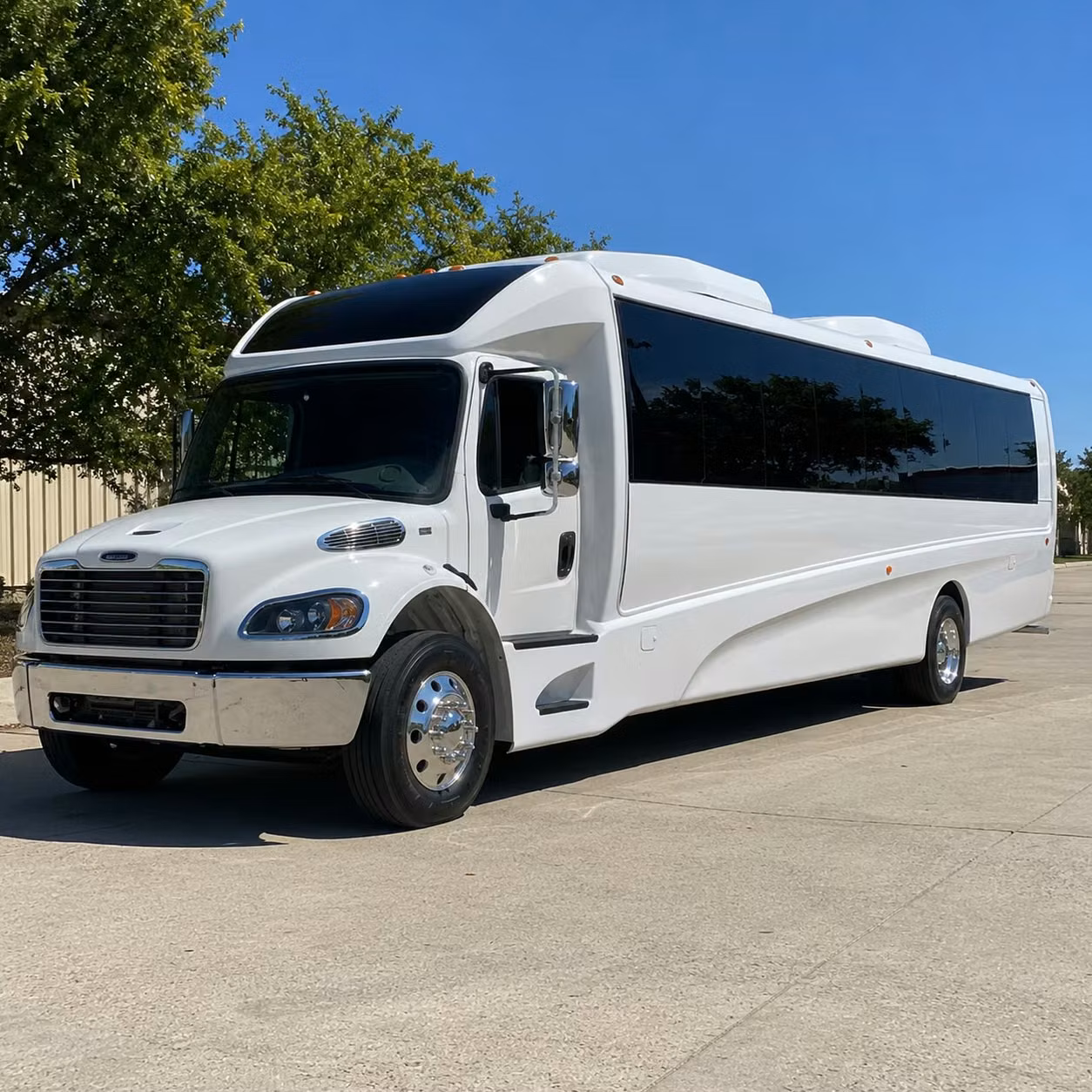 columbus 28 passenger minibus rental