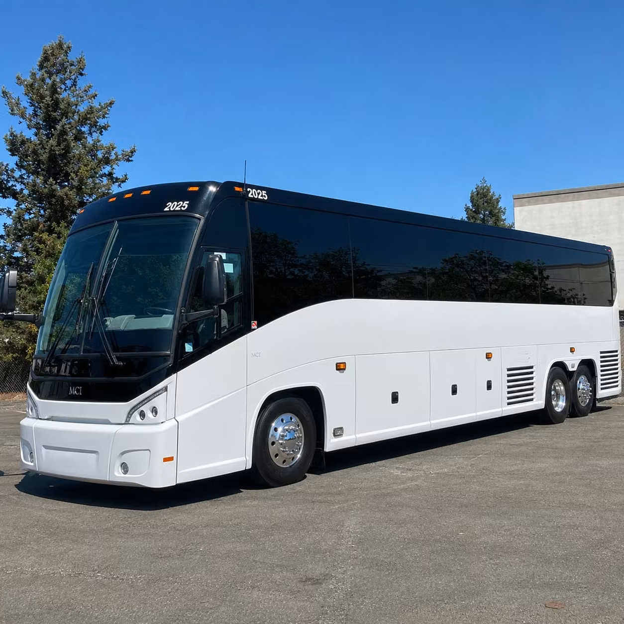 let a charter bus handle the drive between your columbus ceremony and reception